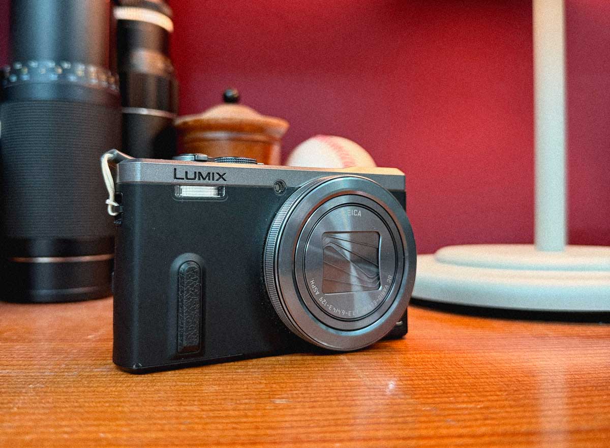 Nachhaltigkeitsvergleich originale Vintage Digicam gegen Plastik Einwegkamera